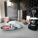 Modern A Belvaros Koezepen Parkoloval- Kata Studioapartman Apartmán *