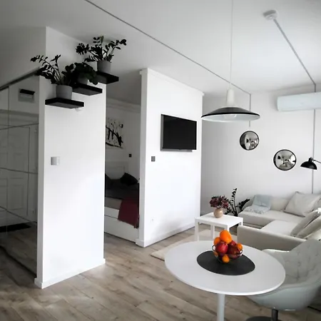 Modern A Belvaros Koezepen Parkoloval- Kata Studioapartman *