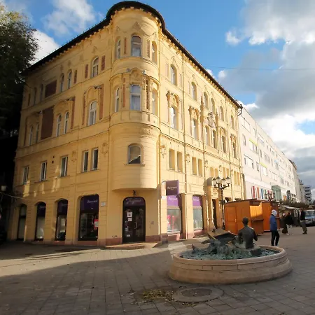Modern A Belvaros Koezepen Parkoloval- Kata Studioapartman Apartment *