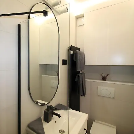 Modern A Belvaros Koezepen Parkoloval- Kata Studioapartman Apartment