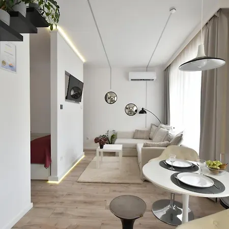 Modern A Belvaros Koezepen Parkoloval- Kata Studioapartman Apartment