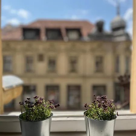 Modern A Belvaros Koezepen Parkoloval- Kata Studioapartman * Ráb