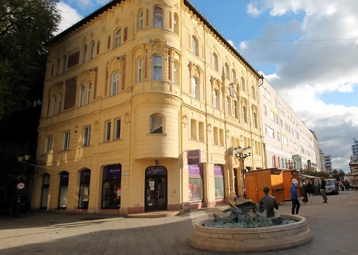Modern A Belvaros Koezepen Parkoloval- Kata Studioapartman Apartament *