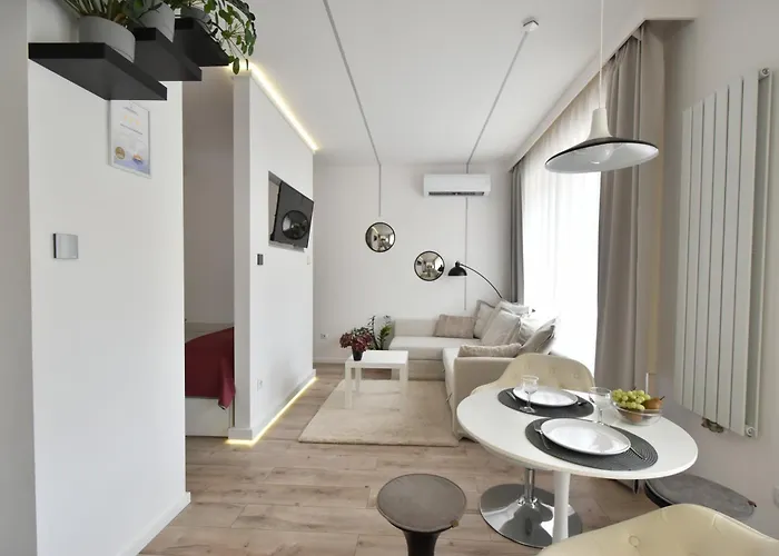 Modern A Belvaros Koezepen Parkoloval- Kata Studioapartman Apartament